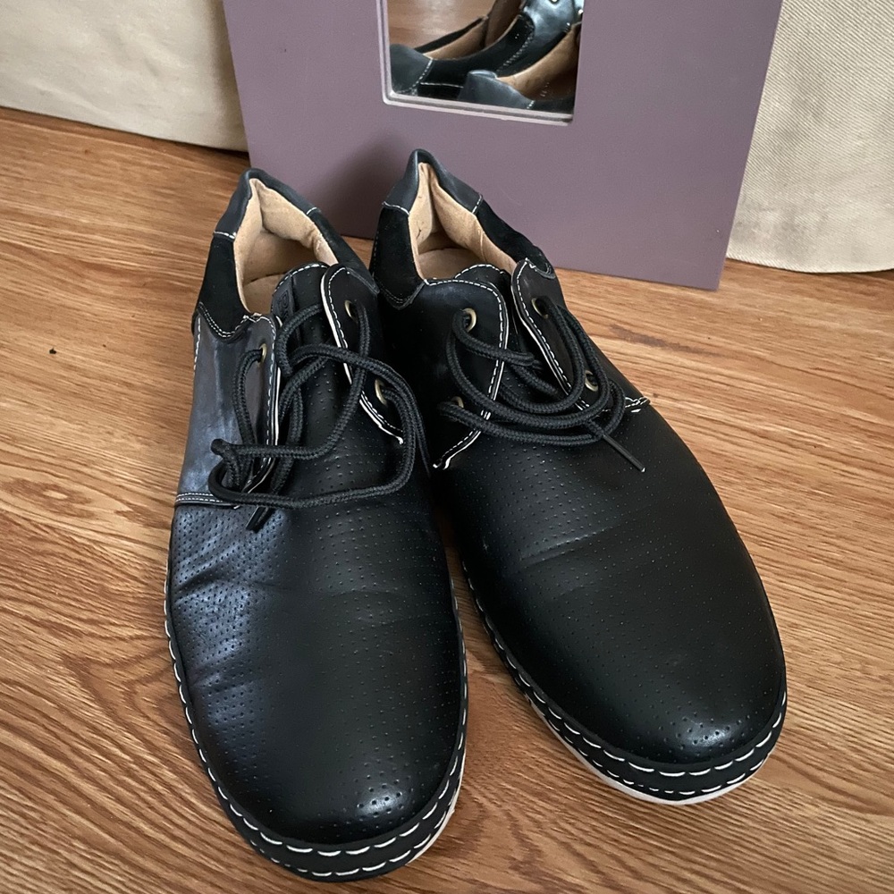 Pair of as 9 Brix men’s shoes (worn 1x)